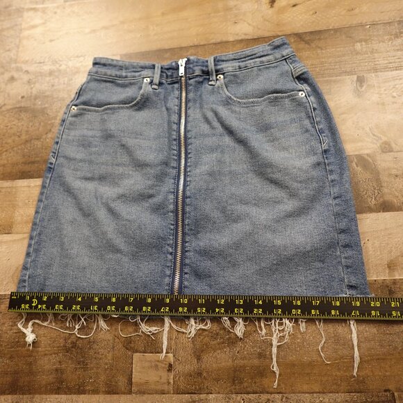 GOOD AMERICAN Zip Denim Mini Skirt Women's 8/29 High Rise Raw Hem - Picture 6 of 8